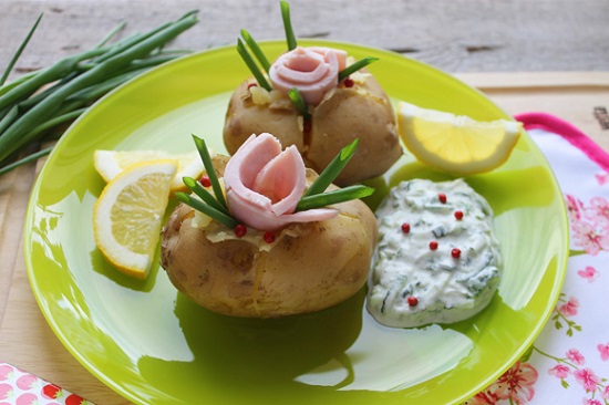 Картопля зі сметанним соусом до святкового столу