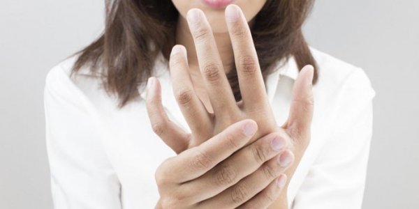 5 причин, через які німіють руки і ноги