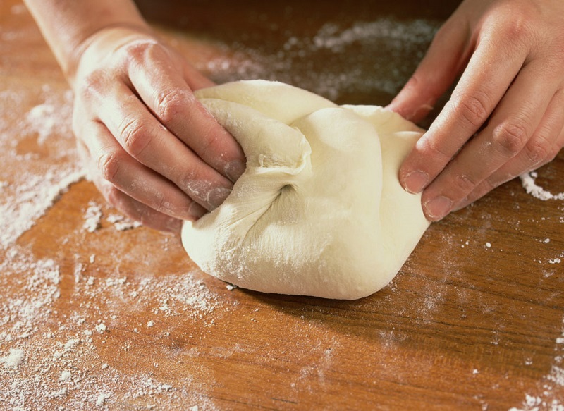 Як зробити тісто для пельменів на воді: 5 кращих рецептів