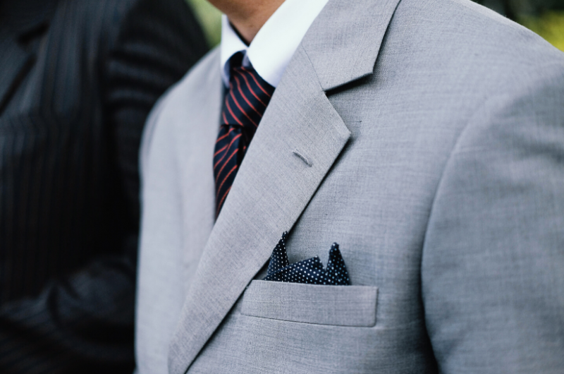 Зніми краватку: стильний аксесуар збільшує ризик проблем із зором